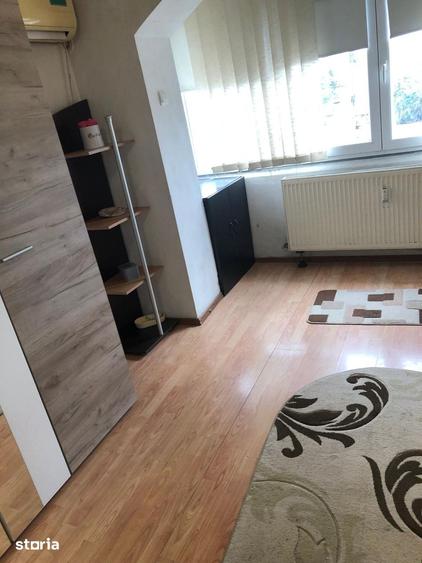 Apartament cu 3 camere în Berceni