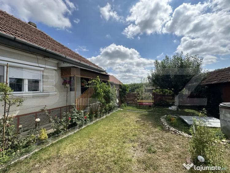 Casă cu 2 camere cu Teren 2963 Mp în Central