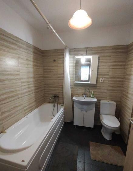 Apartament cu 2 camere decomandat în Jiului