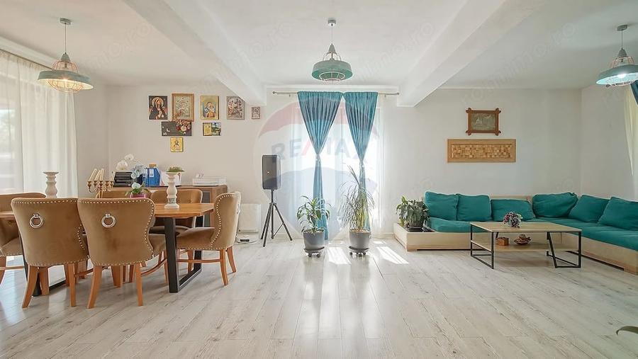 Casă cu 5 camere cu Teren 605 Mp în Electroprecizia