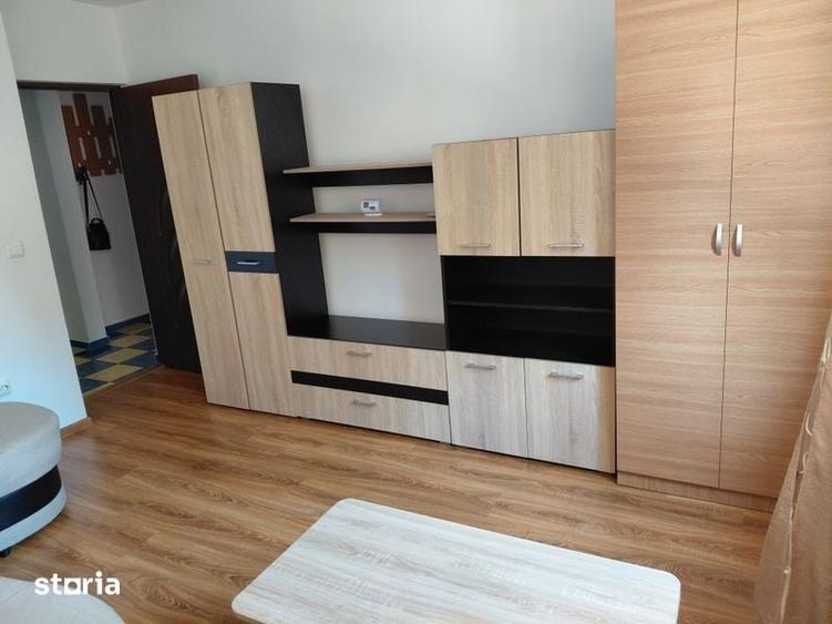 Garsonieră decomandată în Central