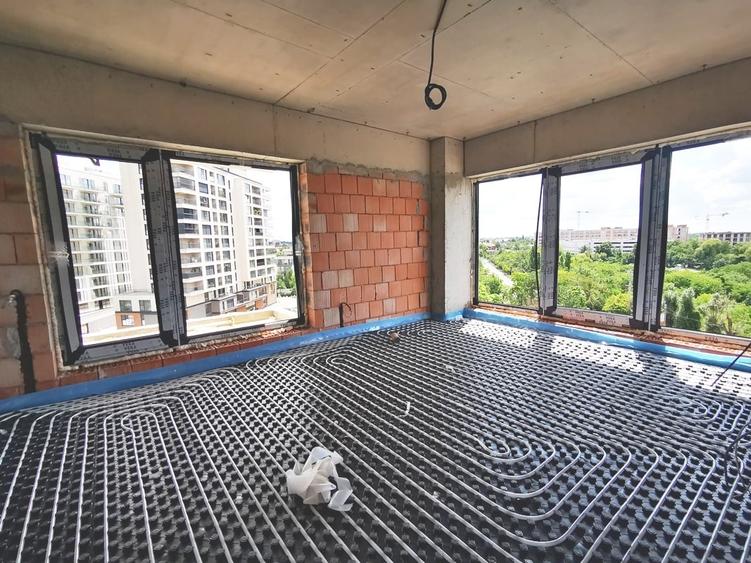 Apartament cu 3 camere decomandat în Străulești