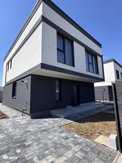 Casă cu 4 camere cu Teren 330 Mp în Central