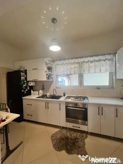 Casă cu 4 camere cu Teren 400 Mp în Central