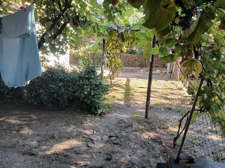 Vand casa cu gradina 1500m an sibiselu vechi hd.