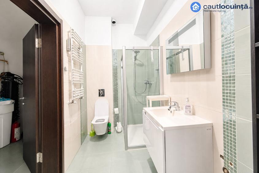 Casă cu 5 camere cu Teren 554 Mp în Corbeanca