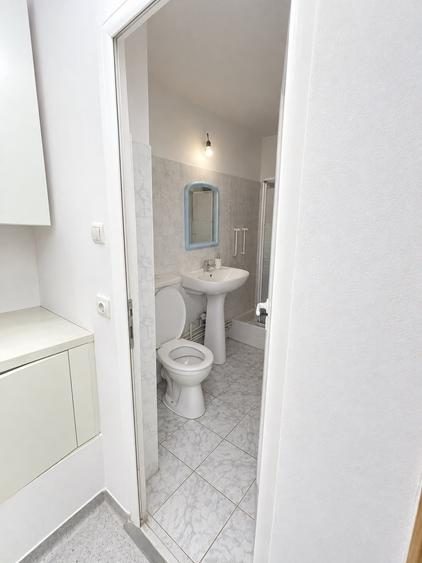 Spațiu comercial, de 90 mp, în Central