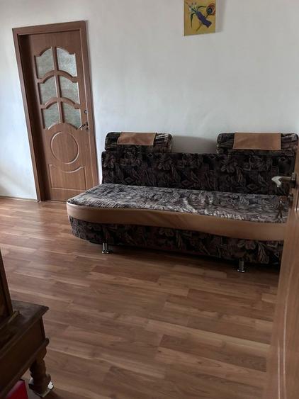 Apartament cu 2 camere semidecomandat în Colanu