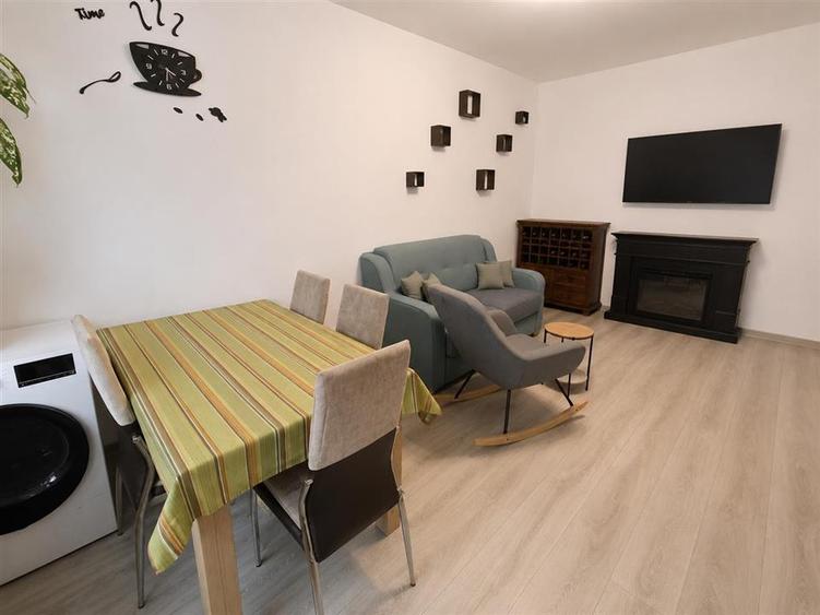 Apartament cu 3 camere semidecomandat în Șelimbăr — fotografia 2