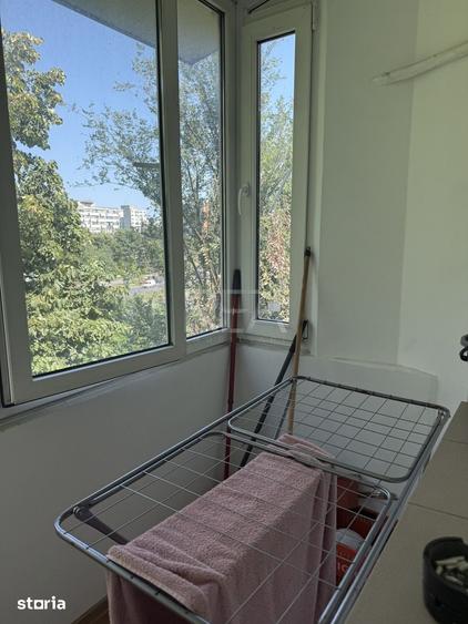 Apartament cu 4 camere semidecomandat în Drumul Taberei