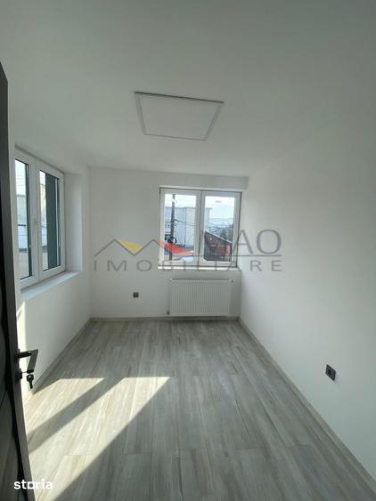 Casă cu 8 camere cu Teren 700 Mp în Semicentral