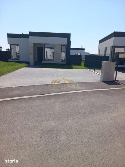 Casă cu 3 camere cu Teren 375 Mp în Vidra
