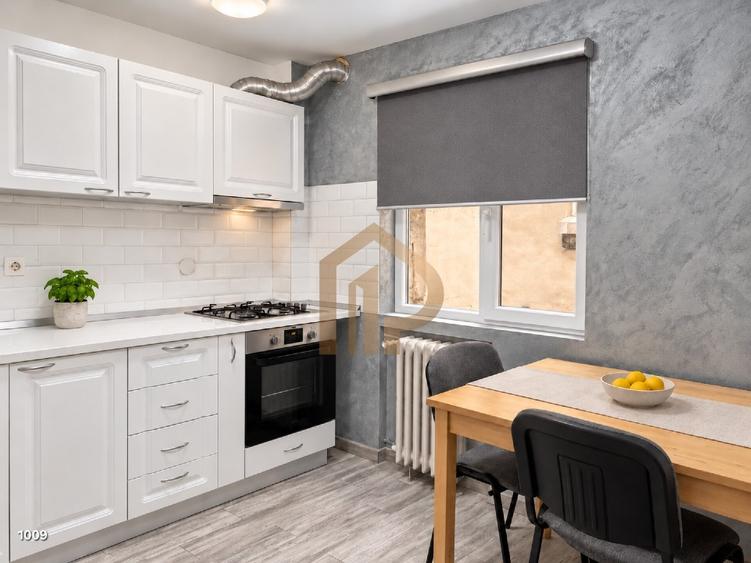 Apartament cu 3 camere decomandat în Drumul Taberei