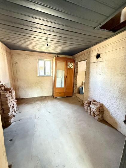 Casă cu 4 camere în Tătărani