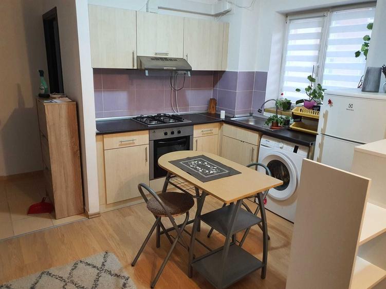 Apartament cu 2 camere decomandat în Exterior Vest