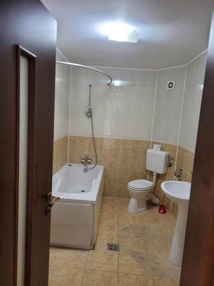Casă individuală cu 7 camere cu Canalizare în Pipera