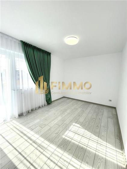 Casă individuală cu 4 camere cu Canalizare în Est