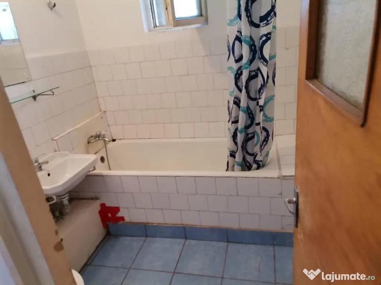 Apartament cu 4 camere decomandat în 13 Septembrie