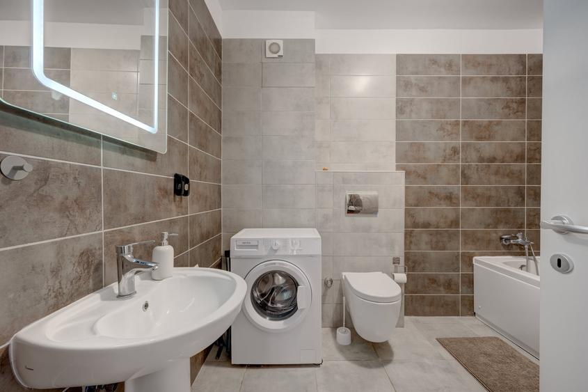 Apartament cu 3 camere decomandat în Ștefăneștii de Jos