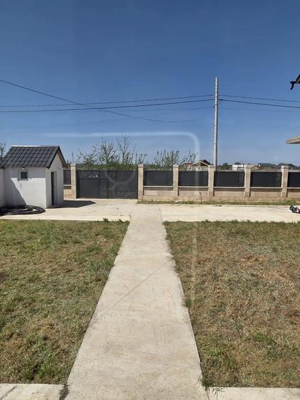 Casă cu 2 camere cu Teren 300 Mp în Cazasu