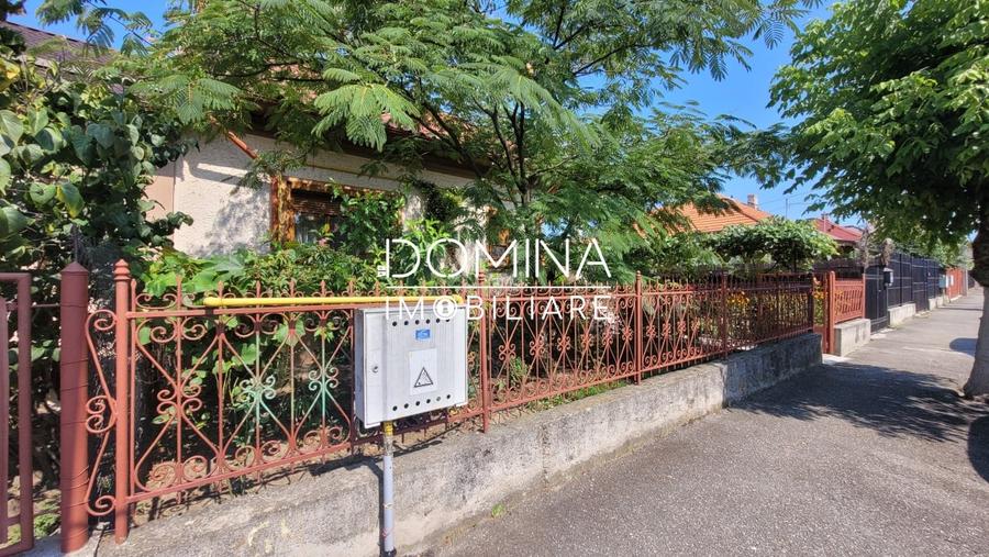Casă cu 3 camere cu Canalizare în Central