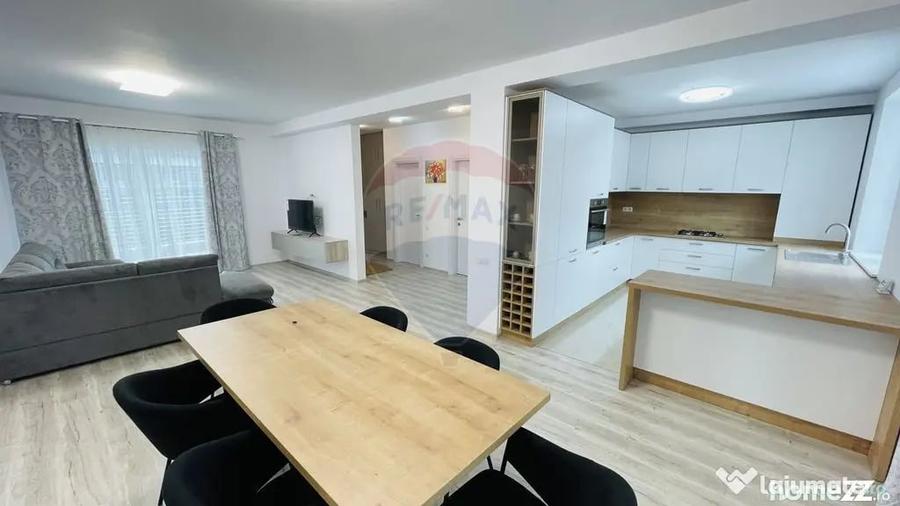 Casă cu 4 camere cu Teren 297 Mp în Cristian