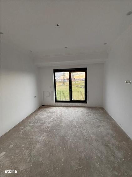 Apartament cu 3 camere semidecomandat în Moșnița Nouă
