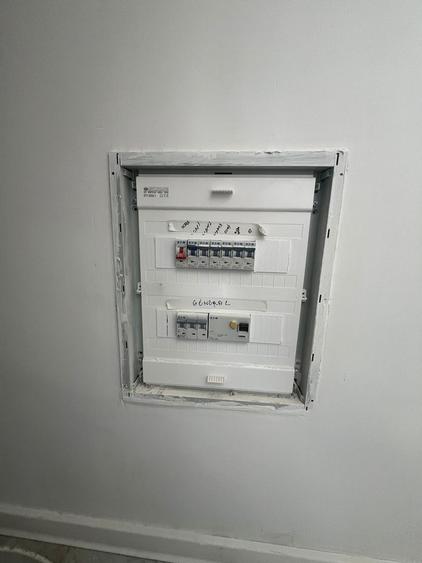 Casă individuală cu 25 camere cu Canalizare în Nord