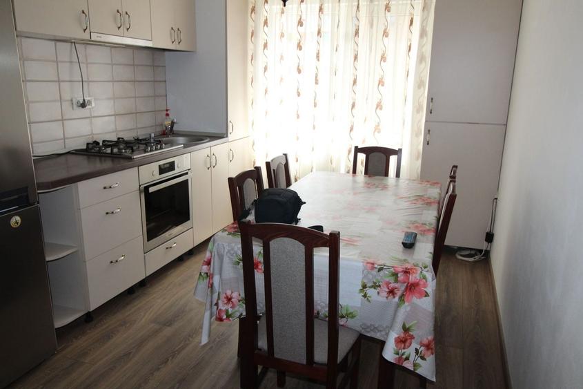 Apartament cu 2 camere decomandat în 9 Mai