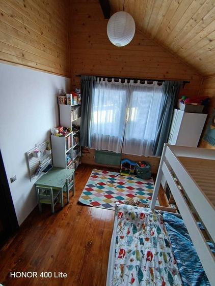 Casă cu 3 camere în Curteni
