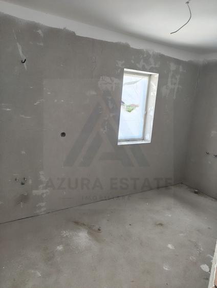 Casă individuală cu 4 camere cu Canalizare în Cristian