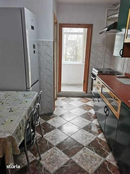 Apartament cu 3 camere decomandat în Energiei