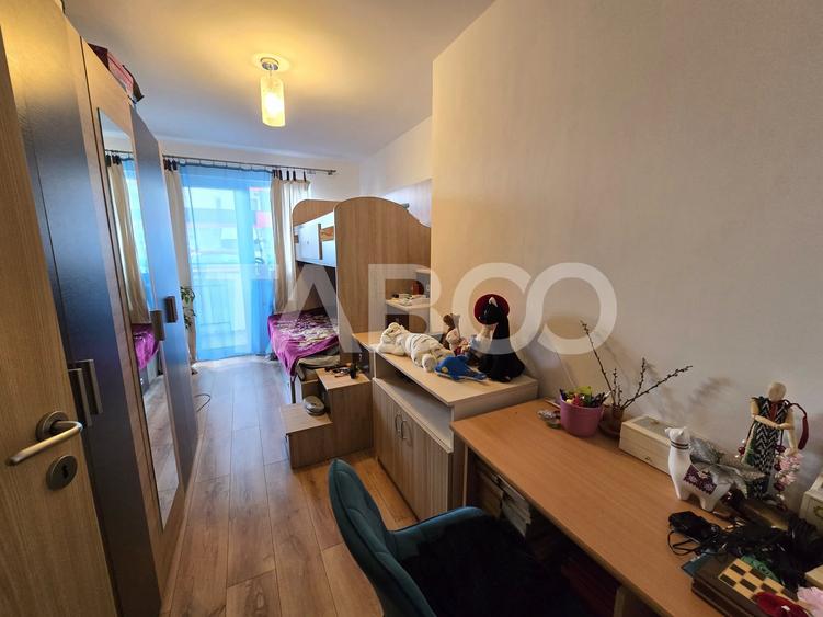 Apartament cu 2 camere semidecomandat, mobilat în Periferie