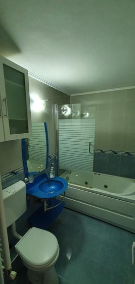 Apartament cu 3 camere decomandat în Nufărul