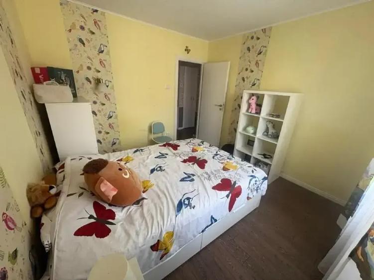 Apartament cu 3 camere decomandat, mobilat în Sebastian