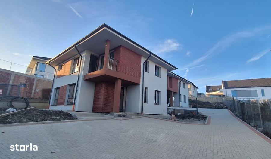 Casă cu 4 camere cu Teren 420 Mp în Dezmir