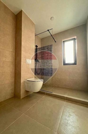 Duplex cu 4 camere cu Teren 350 Mp în Tărlungeni