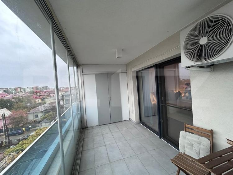 Apartament cu 6 camere semidecomandat, mobilat în 1 Mai