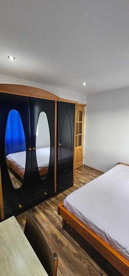 Apartament cu 2 camere semidecomandat în Ghiroda