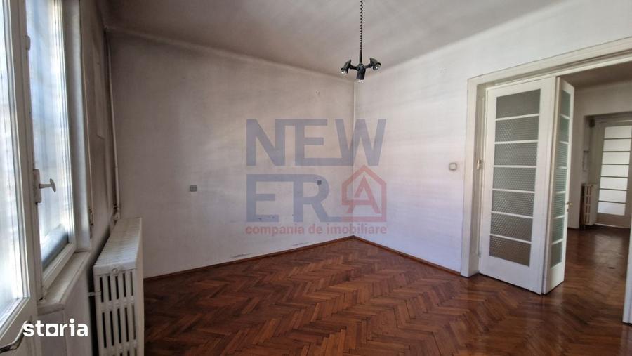 Apartament cu 3 camere în Unirii