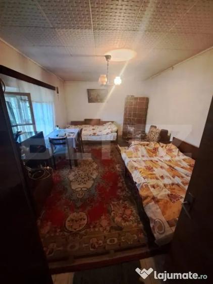 Casă cu 2 camere cu Teren 1000 Mp în Vulcan
