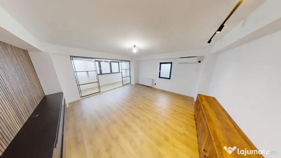Apartament cu 4 camere decomandat în Zorilor