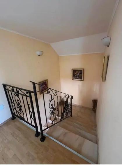 Casă cu 5 camere în Oncea
