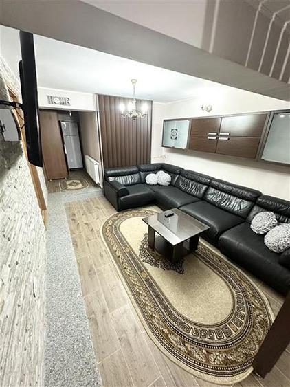 Apartament cu 4 camere decomandat, mobilat în Delfinariu