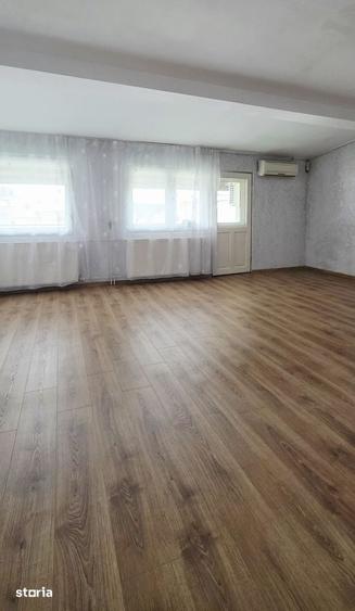 Casă cu Teren 100 Mp în Centrul Civic