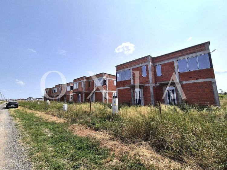 Duplex cu 3 camere cu Canalizare în Moșnița Nouă