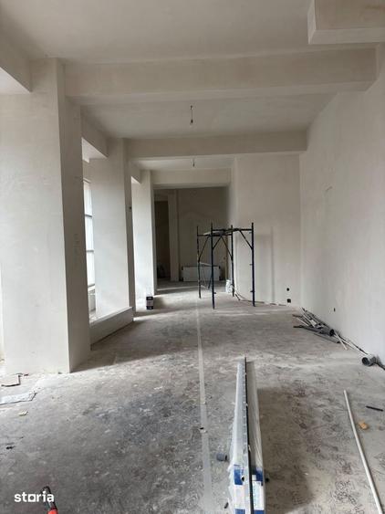 Spațiu comercial, de 196 mp, în Lăpuș Argeș