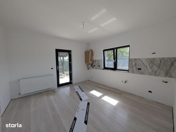 Casă cu 4 camere în Lilieci