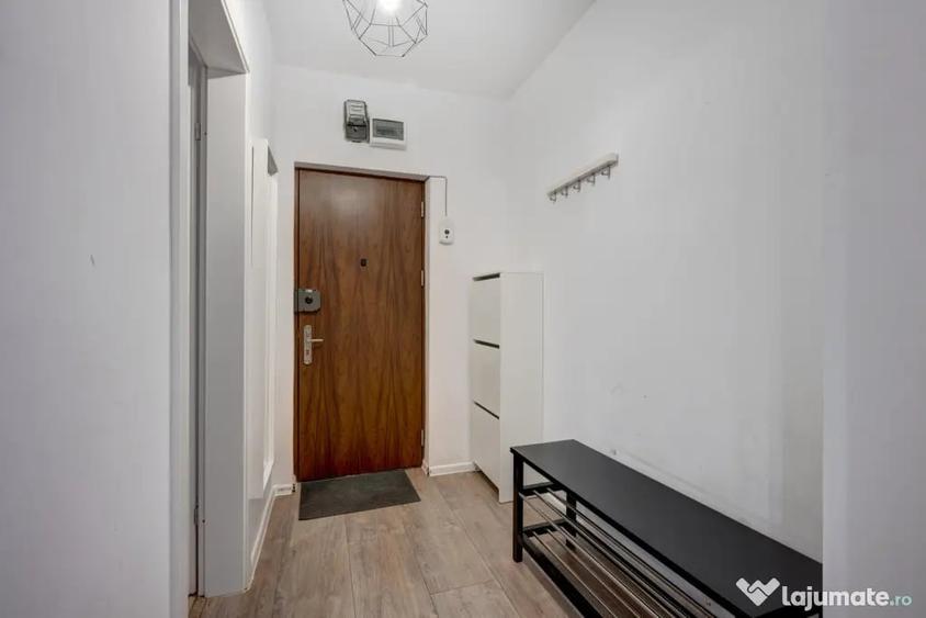 Apartament cu 4 camere semidecomandat în Lacul Tei
