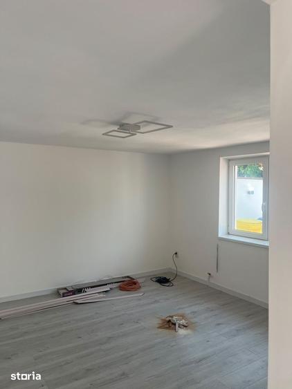 Casă cu 3 camere cu Teren 200 Mp în Calea București